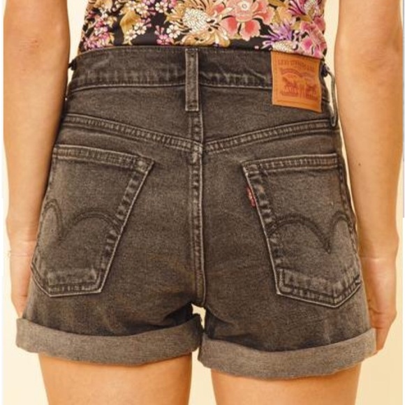 levi's high rise wedgie fit shorts